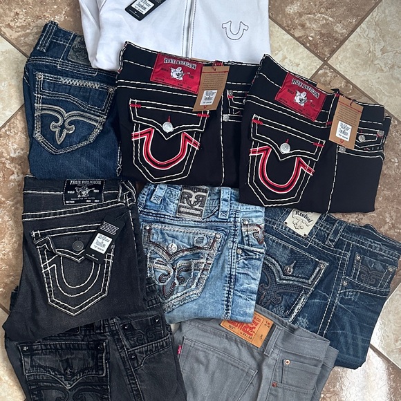 Lot of true religion and rock revival jeans and hoodie size 34-34 and L - Picture 1 of 1